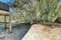 Beach Bliss: 4Br Beach Access Kayak Wi-fi 4 Bedroom Home by RedAwning