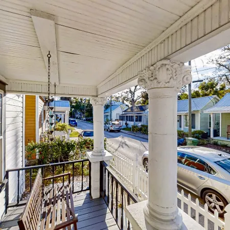 Pet -friendly Home Walking Distance to Down St Augustine