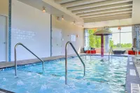 Courtyard Raleigh Cary/Parkside Town Commons - Pool