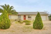 Yard, Patio & Grill! Florence Home Near Monastery - 2-Star