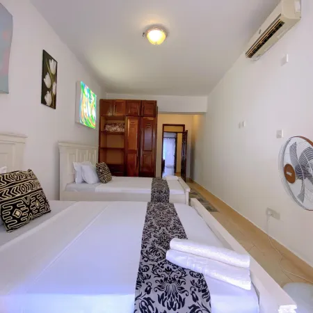 La Mera Beach Apartments