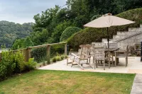 Stunning Waterfront Retreat With Hot Tub, No Deposit - balcony