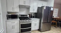 Home with family King bed.  To Visalia 4 min. Away.  Near sequoia tional park