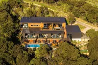 Kaitiaki Lodge - Pool & Hot Tub - Boutique