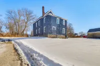 Easy Beach Access! Classic New London Charmer