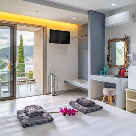 Core Luxury Suites