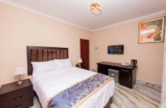 Lavish Suites Hotel di 