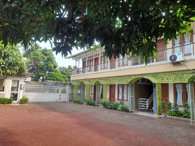 Az Homestay Syariah - Bogor