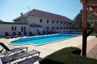 Tulip Inn Beaune - Uima-altaat