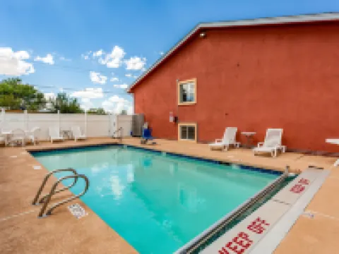 Quality Inn Hotels in Valencia County