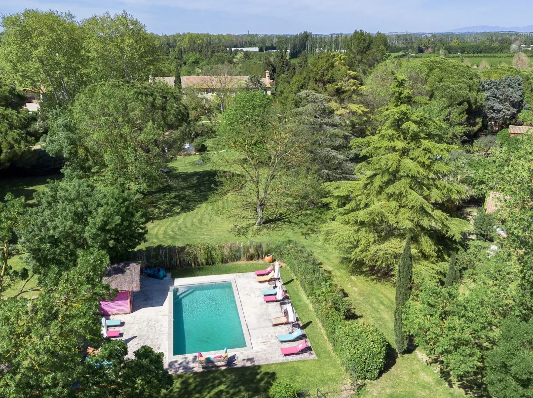 Domaine De Rhodes - 5 Chambres Et 7 Locations De Vacances - Avignon