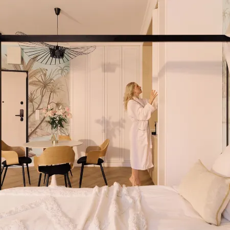 Granaria Jacuzzi Deluxe Suites by Downtown Apartments
