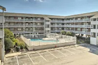 Walk to Beach & Dining! Ocean City Condo w/ Pool -  Appartamenti vacanze