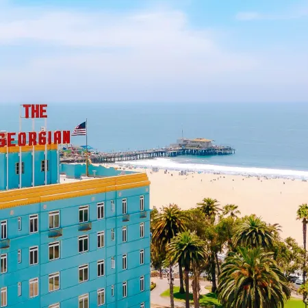 The Georgian Hotel Отели рядом с достопримечательностью «Променад на Третьей улице»