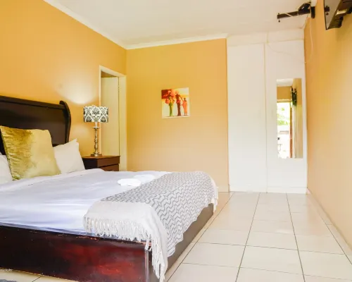 Cozy guestrooms in Midrand 1 Hotels in Midrand