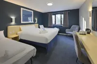 Travelodge Edinburgh Dreghorn - Cho phép mang theo thú cưng