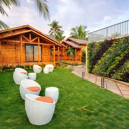 Foxoso Aaristo Baga Beach Resort