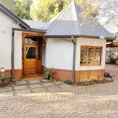 Brookyard Guest House Hotels near Menlyn Park Mall
