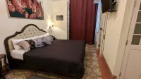 Old Havana Hideaway with King-Sized Bed & Private Balcony