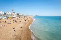 Seafront Penthouse w/ Balcony Central Brighton