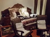 Charming B&B Room with Private Entrance in East London Hotels in East london