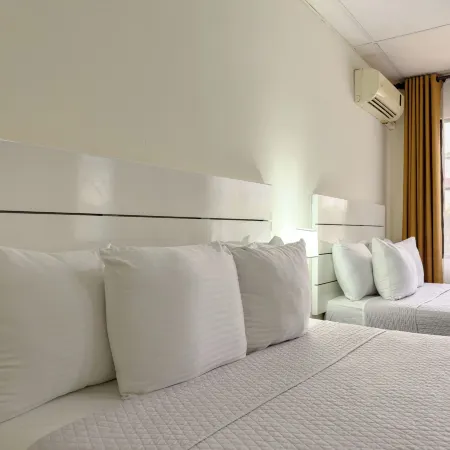 Cardedeu Suites Отели в г. Сан-Сальвадор