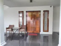 Aldeoz Group House Palembang のホテル