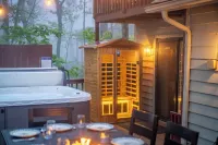 Wintergreen Mountain Cabin · Hot Tub · Sauna · Mural · Fire Pit · Game Porch