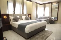 Hotel Devraj Palace - parking
