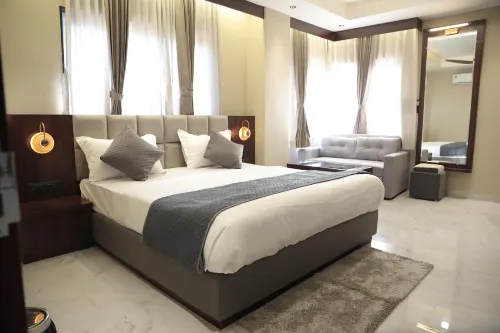 Hotel Devraj Palace