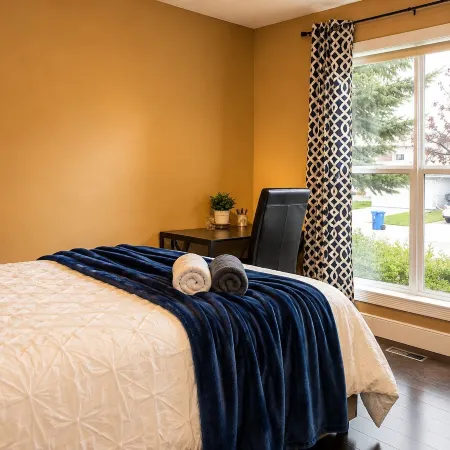 Tuscan Ridge Guesthouse Calgary West Отели рядом с достопримечательностью «Парк Боунес»