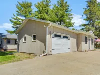 Lakefront Chetek Haven Dock, Screened Gazebo Hotéis em Barron County