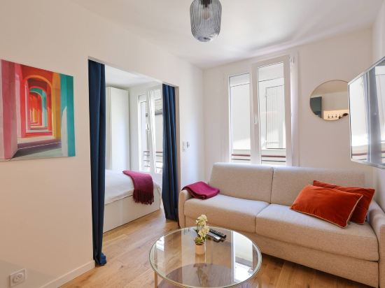 Charming apartment near the Eiffel Tower