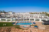 Dog-friendly Villa With Heated Outdoor Pool, Hot Tub, Streaming, Private Patio