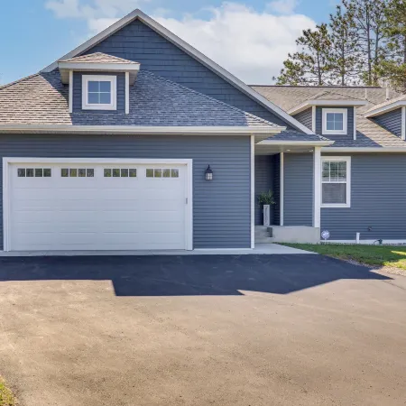 Spacious 6Br Lake Victoria Retreat w/ Private Dock