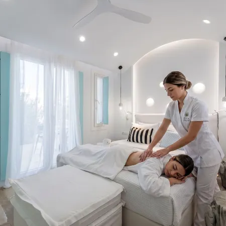 Majo Suites Hotel