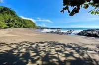 El Sano Banano Beachside Hotel - Beach