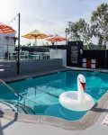 Le Parc at Melrose - Rooftop Pools