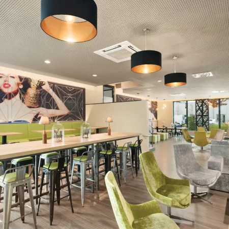 Super 8 by Wyndham Munich City North Отели рядом с достопримечательностью «Станция метро Hasenbergl»