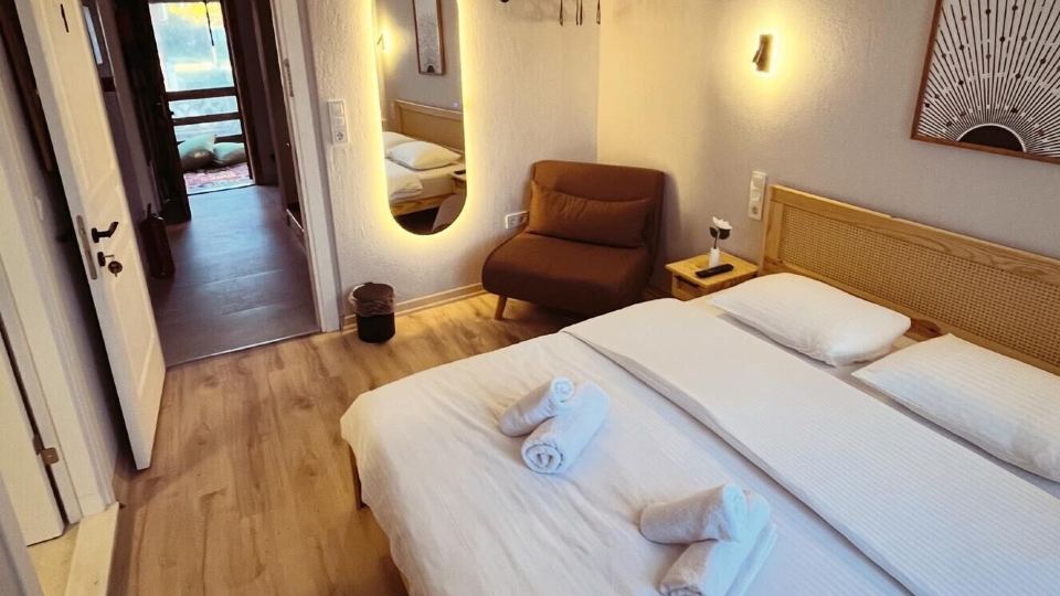 Loris Rooms