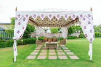 ELIVAAS 24 Carat 4BHK Villa with Pool - Villas