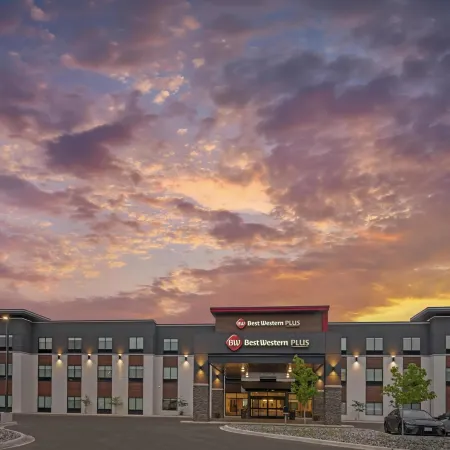 Best Western Plus Marquette Hotel  Suites