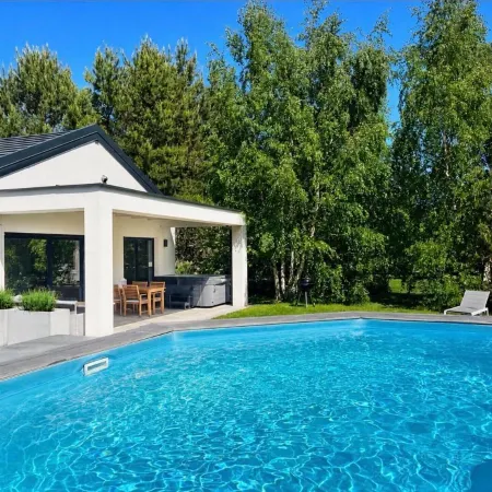 Large Holiday Home, Swimming Pool, Sauna, Jacuzzi