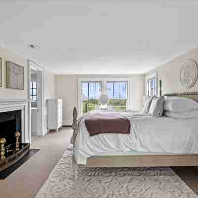 Cranberry Hill l 9 Br 22 Acre Estate l Sleeps 22 Rooms