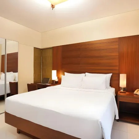 Oakwood Residence Naylor Road Pune