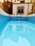 Pink Sparrow - piscina