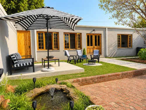 Stylish Parkhurst Cottage  Walk to 4th Ave - 4 ดาว