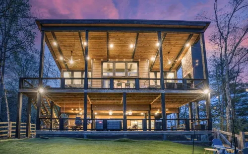 Glass Cabin Retreat w Hot Tub Sauna Epic Views - 4-Star