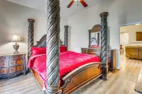 Walk to Shops & Dining! Quiet Fultondale Home - 무료 와이파이