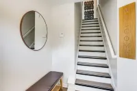 Walk to Cleveland Clinic! Contemporary Townhome - Condos